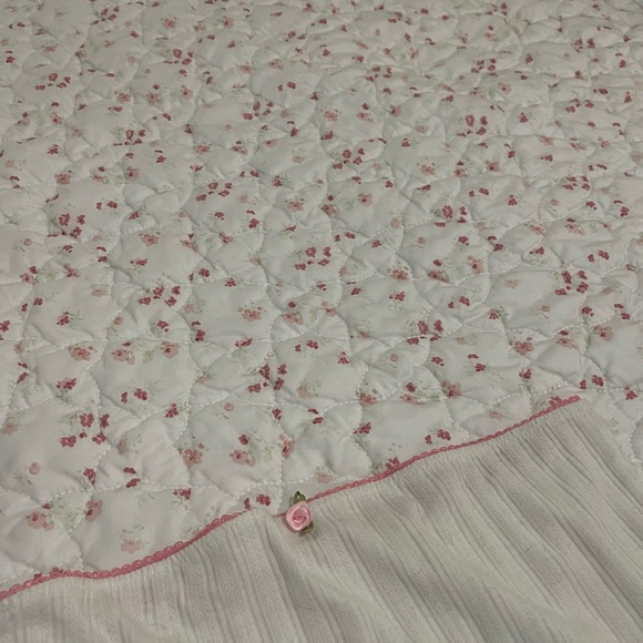 Cute tube top with flower detail and lace trimming - Picture 3 of 3